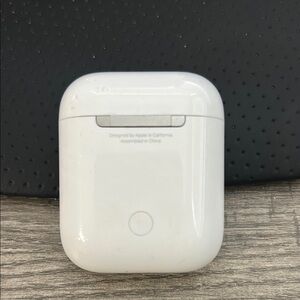 Apple White Charging Case for Earbuds